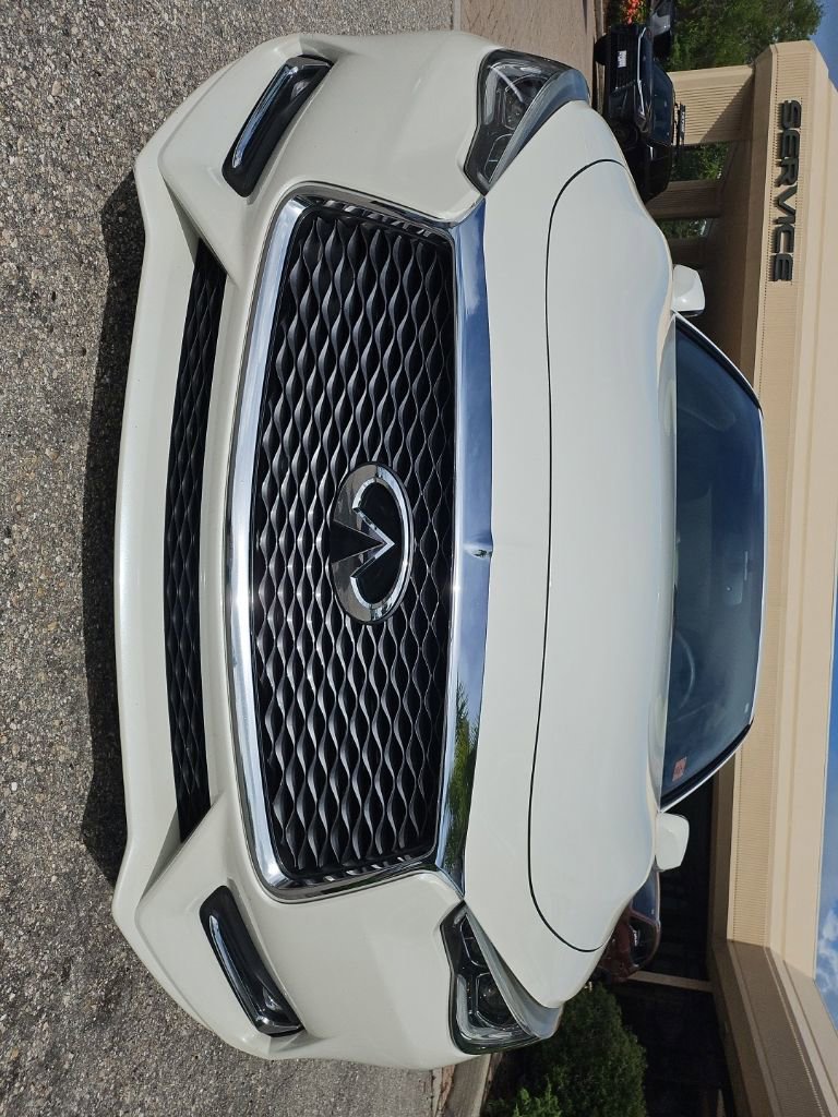 Used 2018 INFINITI Q60 3.0t Luxe w/ Sensory Package 3.0T Luxe RWD image 3