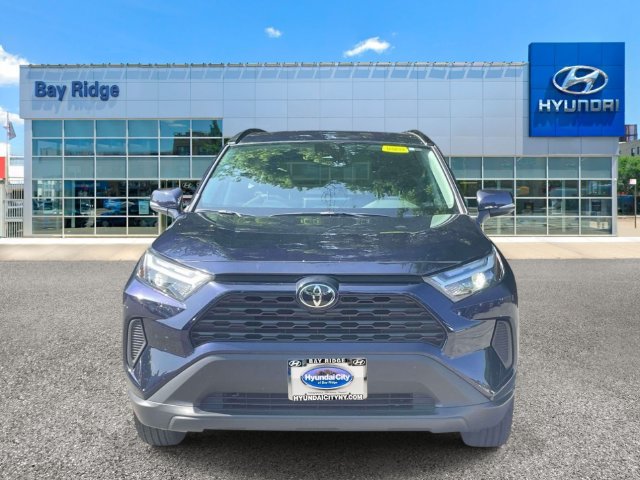Used 2025 Toyota RAV4 XLE AWD/4WD image 2