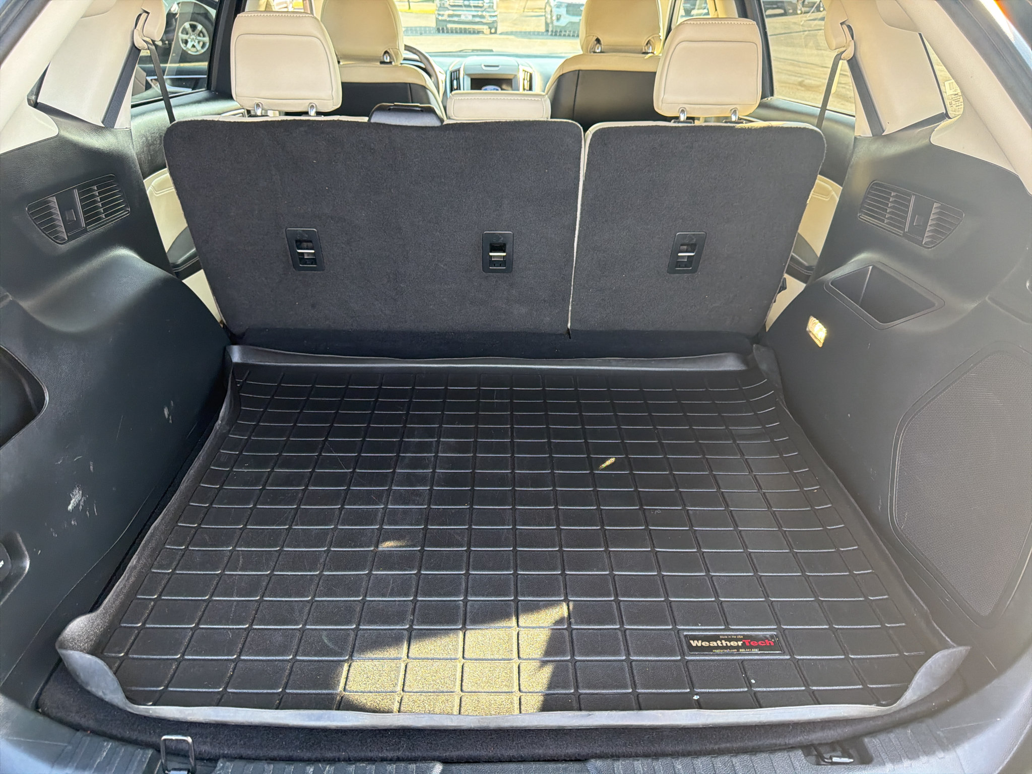 Used 2019 Ford Edge Titanium FWD image 11