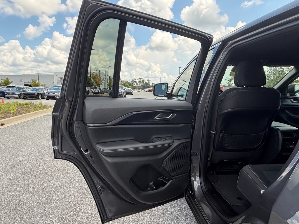 New 2026 Jeep Grand Cherokee Laredo RWD image 51