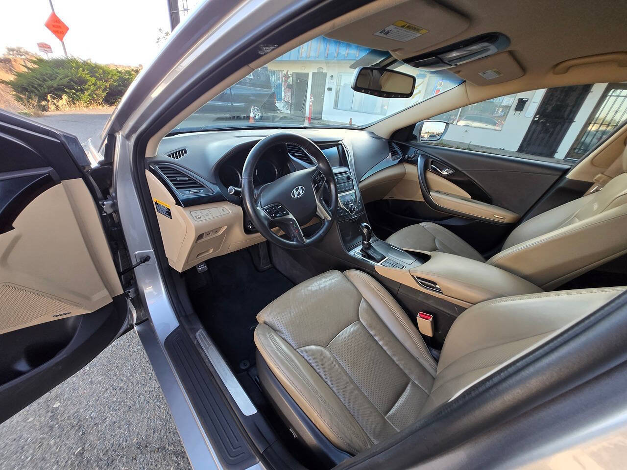 Used 2014 Hyundai Azera Limited FWD image 20