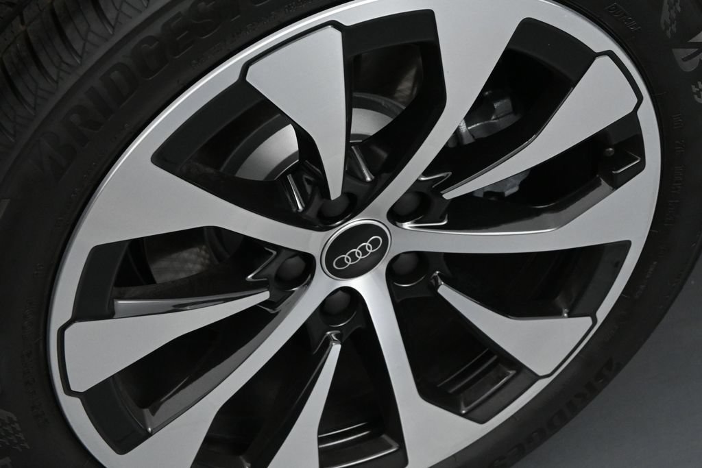 New 2026 Audi Q3 quattro 2.0T AWD/4WD image 21