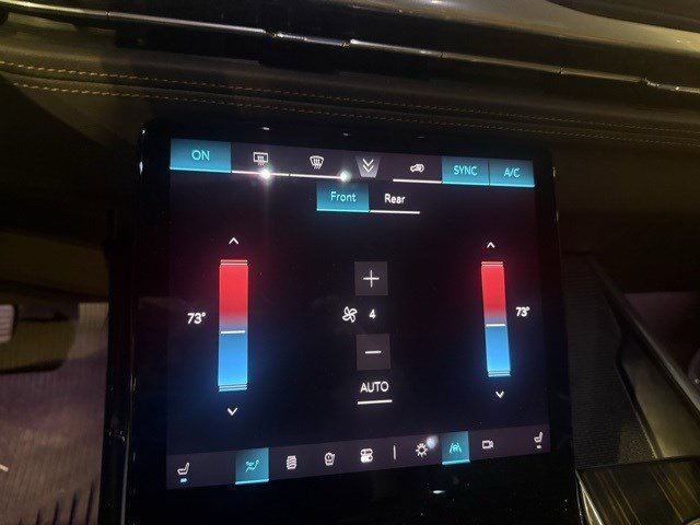 Used 2025 Cadillac Escalade Premium Luxury image 22