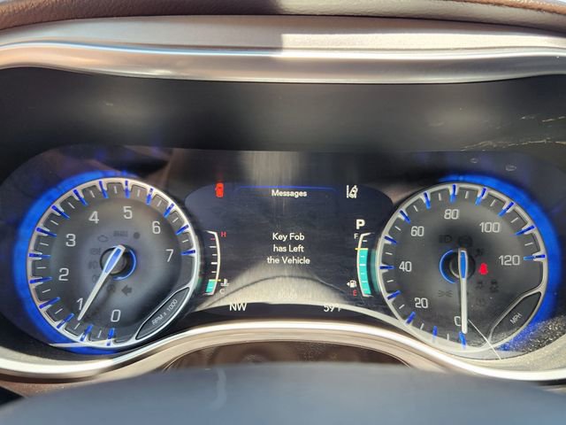 Used 2018 Chrysler Pacifica Touring-L Plus w/ Advanced Safetytec Group FWD image 14