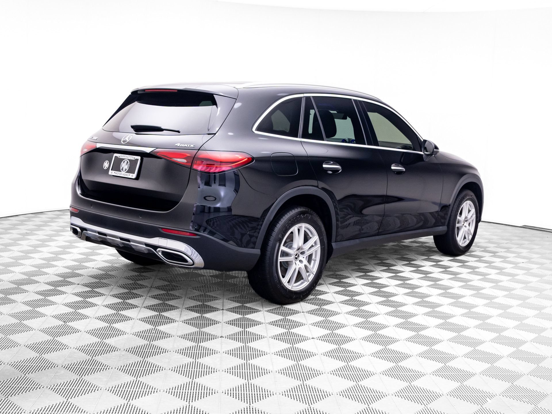Used 2023 Mercedes-Benz GLC 300 4MATIC w/ Exclusive Trim Package image 5