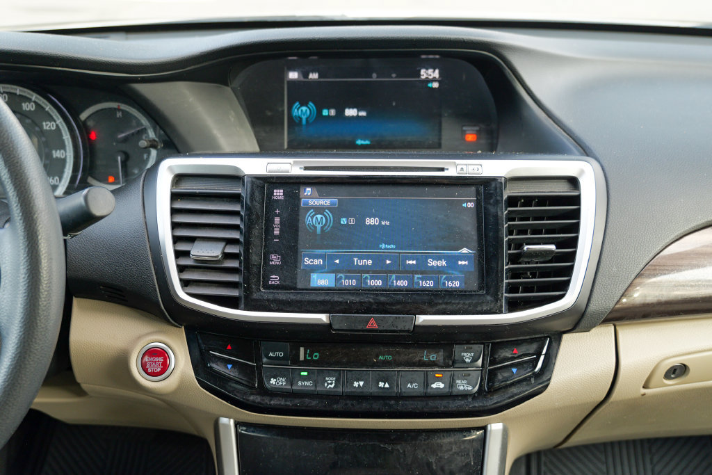 Used 2016 Honda Accord EX image 47