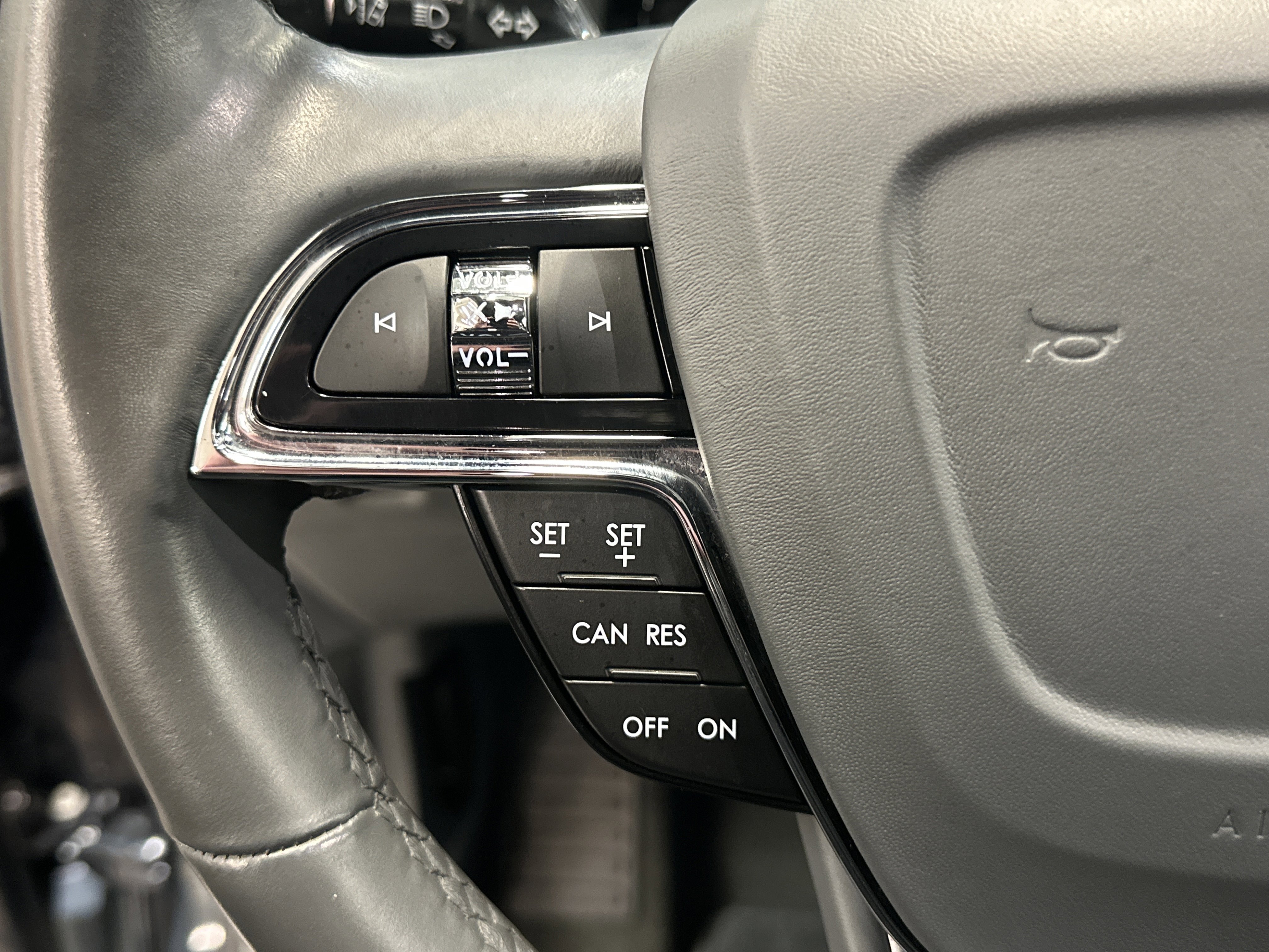 Used 2022 Lincoln Nautilus Reserve w/ Luxury Package image 35