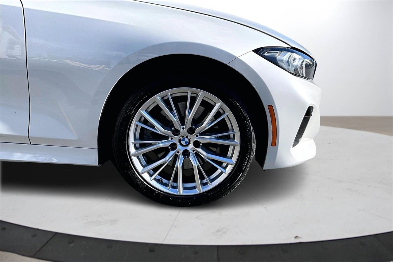 Used 2024 BMW 330i xDrive Sedan w/ Convenience Package image 34