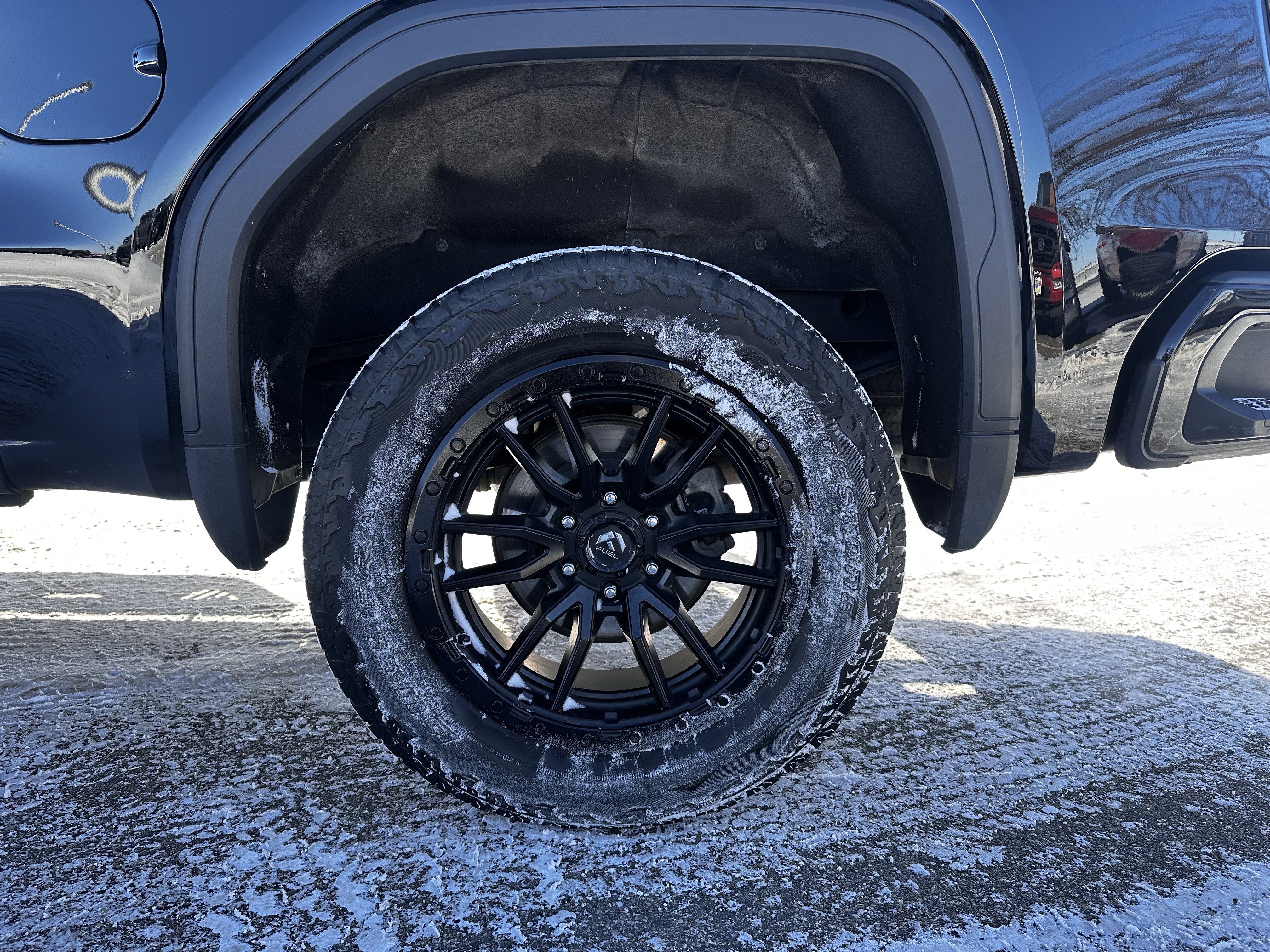 Used 2024 GMC Sierra 1500 AT4 w/ Technology Package AWD/4WD image 20