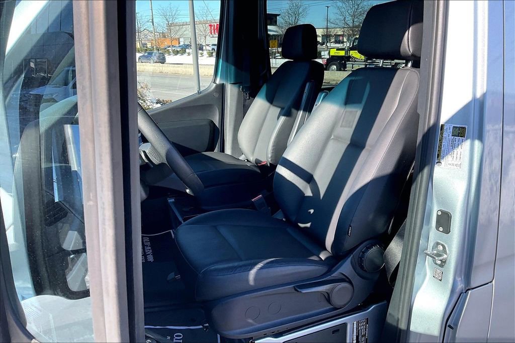 Used 2025 Mercedes-Benz Sprinter 2500 image 17