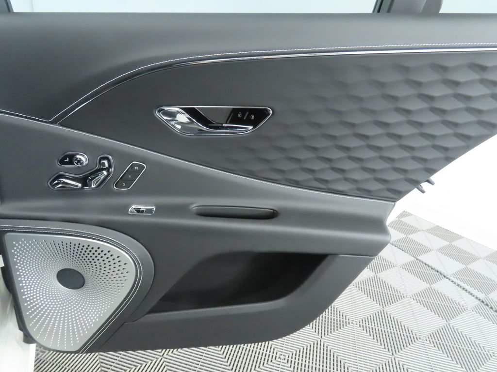 Certified 2025 Bentley Flying Spur Plug-In Hybrid AWD/4WD image 28