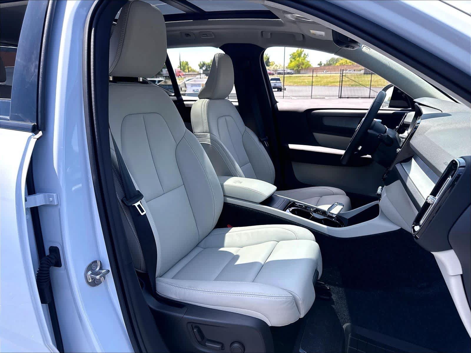 Used 2026 Volvo XC40 B5 Plus w/ Protection Package Premier AWD/4WD image 10
