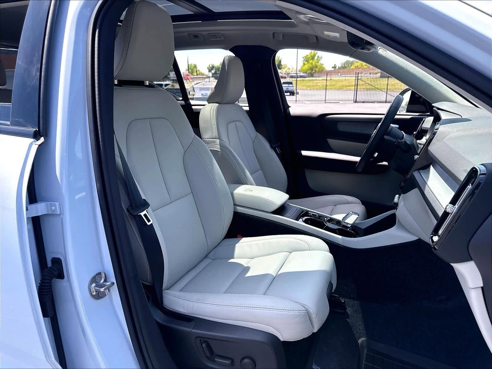 Used 2026 Volvo XC40 B5 Plus w/ Protection Package Premier AWD/4WD image 10
