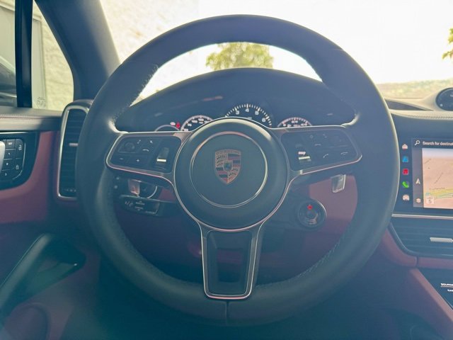 Used 2022 Porsche Cayenne Platinum Edition image 14