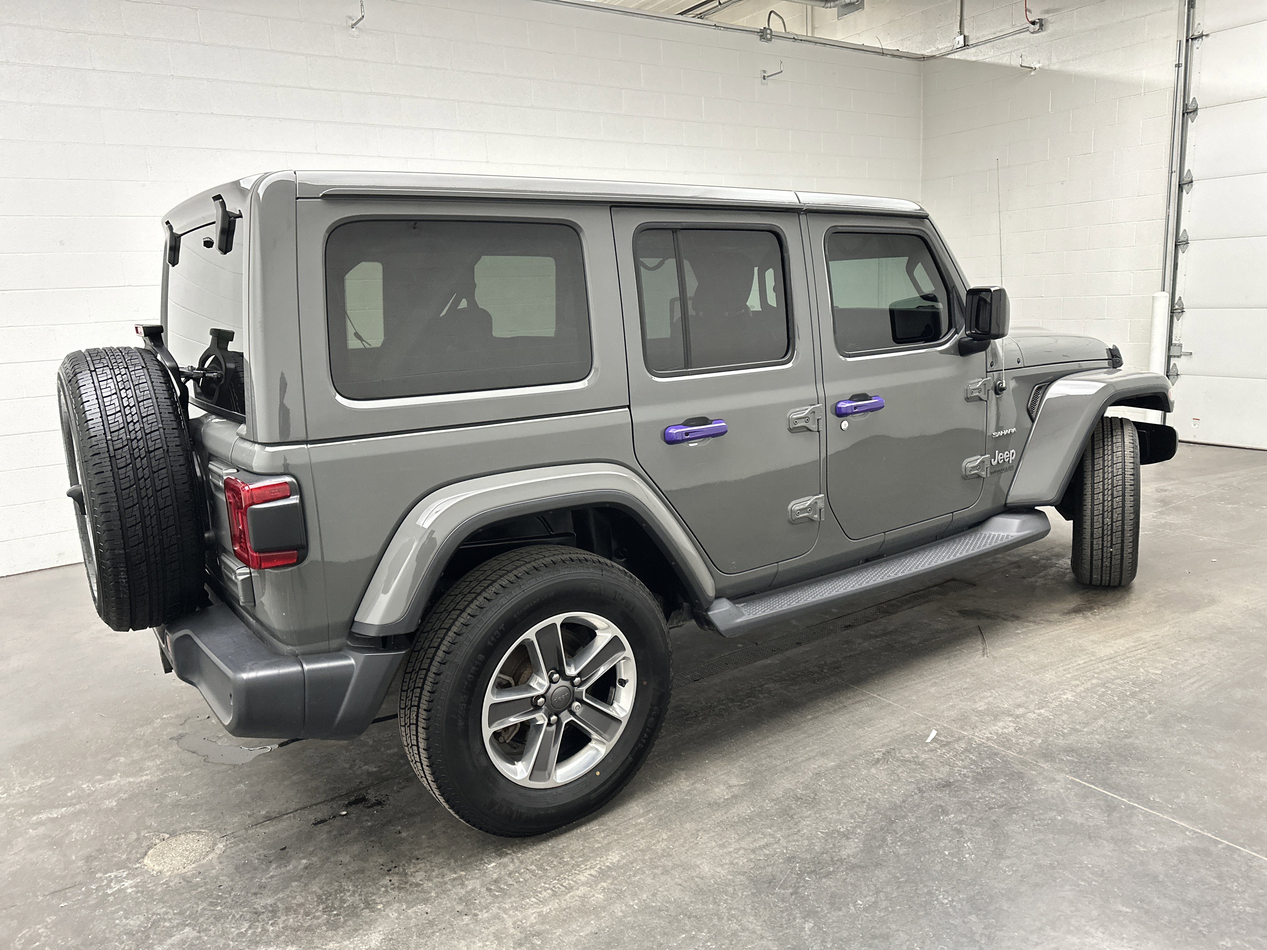Used 2019 Jeep Wrangler Unlimited Sahara w/ Dual Top Group image 9