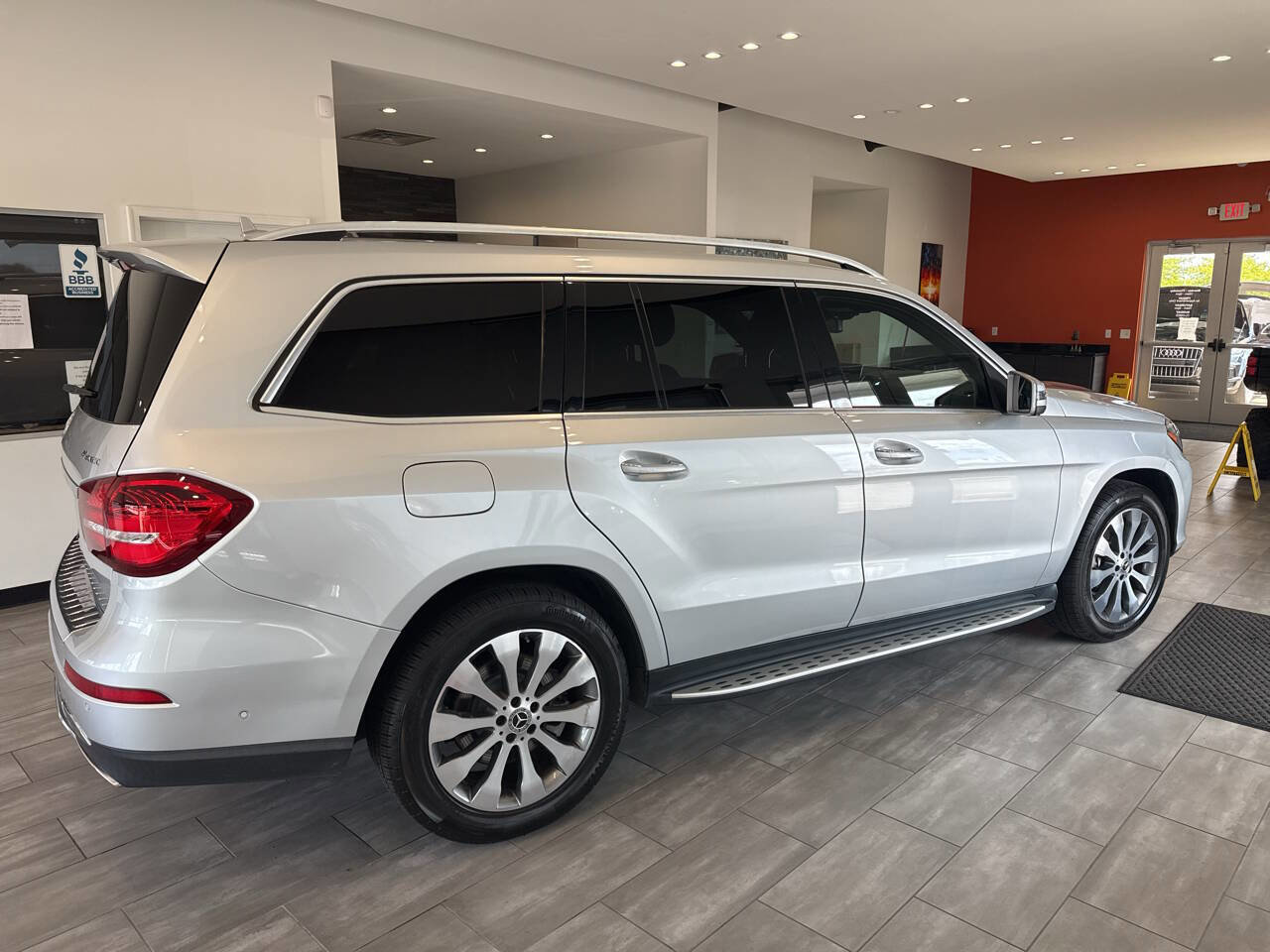 Used 2018 Mercedes-Benz GLS 450 4MATIC w/ Premium Package image 9