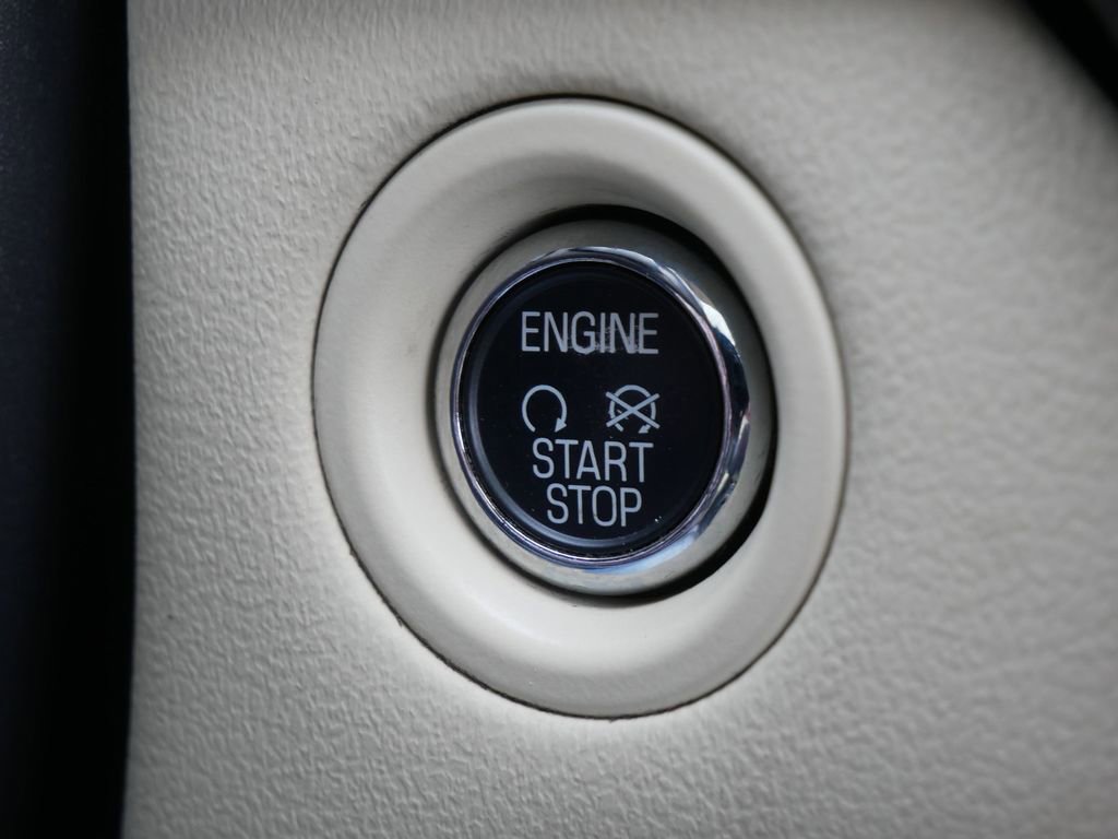 Used 2013 Lincoln MKS AWD image 22