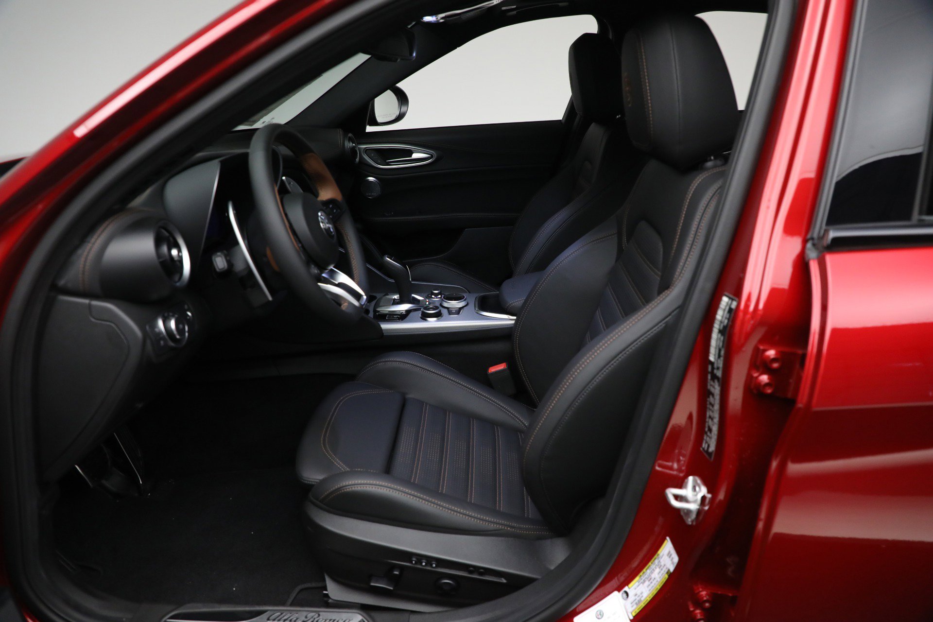 New 2025 Alfa Romeo Giulia AWD w/ Driving Assist Package image 14