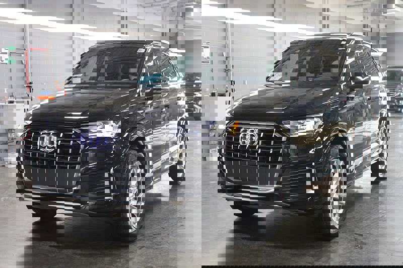Certified 2023 Audi Q7 2.0T Premium w/ Towing Package image 1