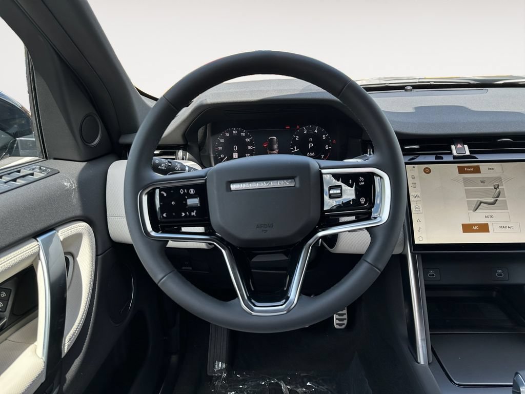 New 2026 Land Rover Discovery Sport Landmark AWD/4WD image 12