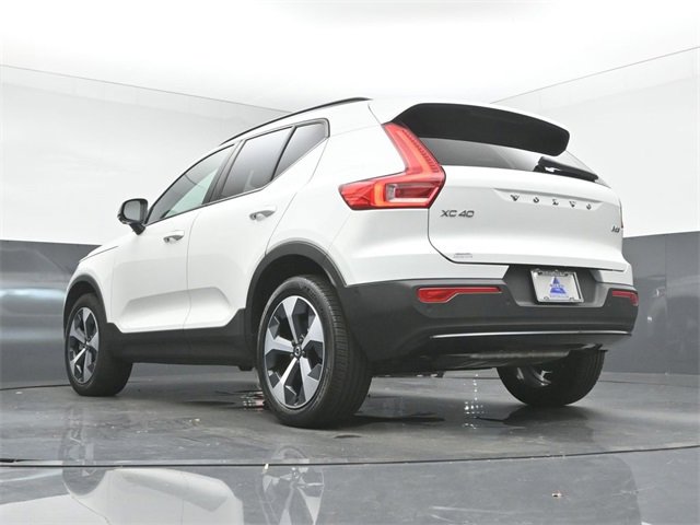 Used 2024 Volvo XC40 B5 Plus image 40