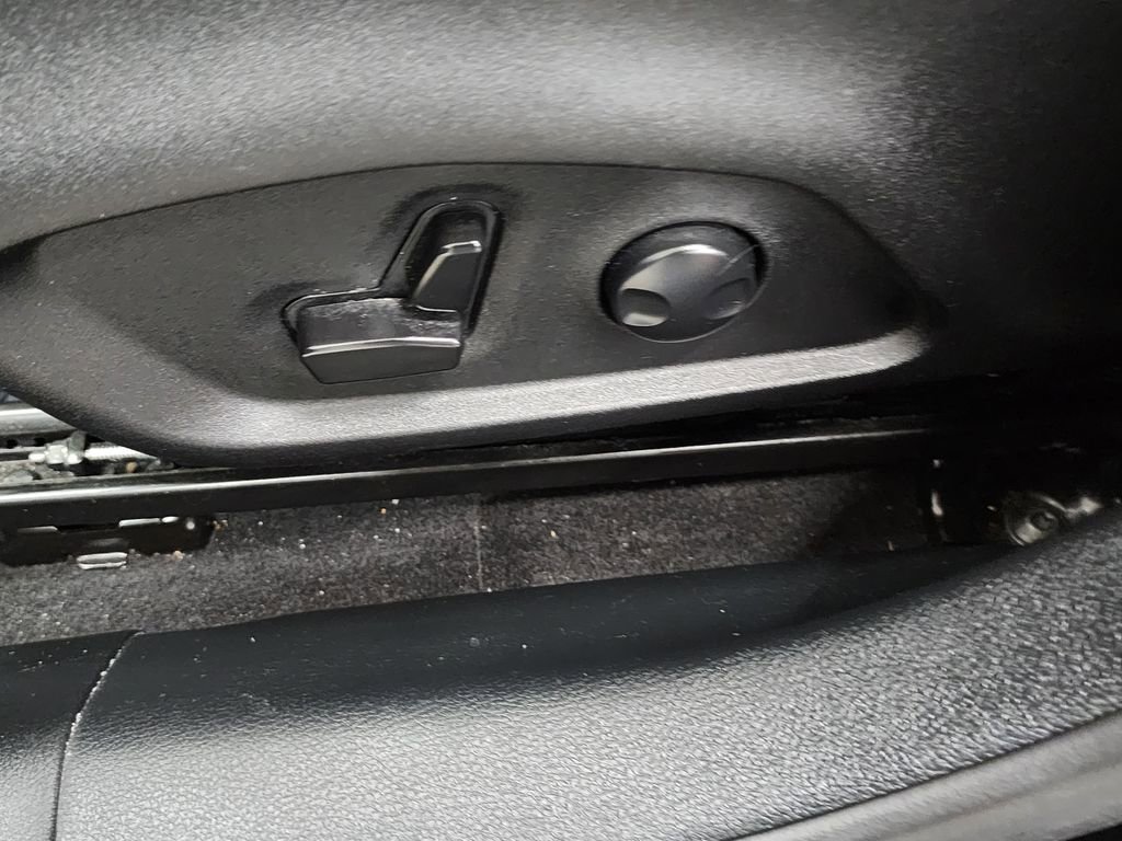 Used 2023 Jeep Compass Latitude AWD/4WD image 13