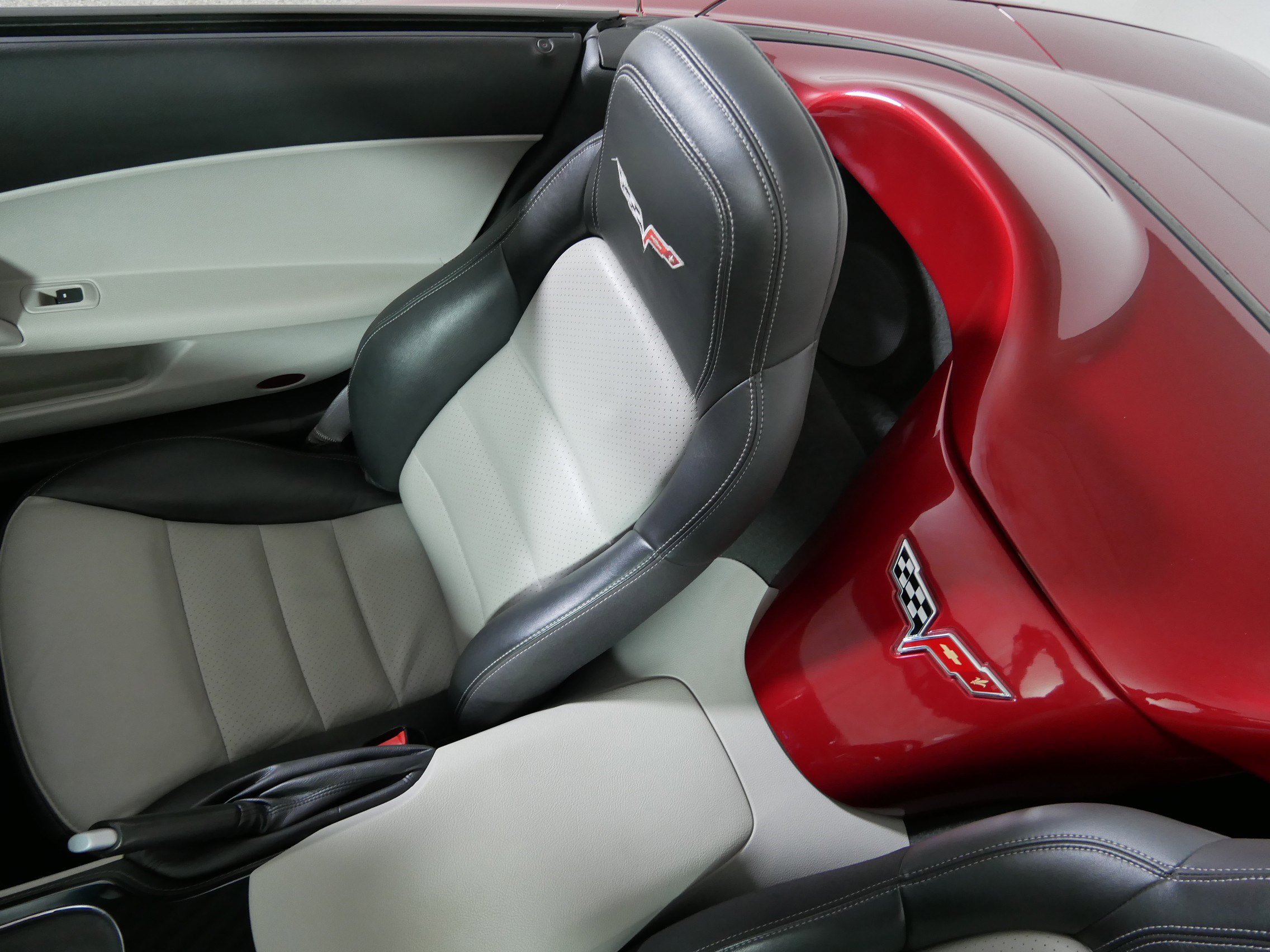 Used 2011 Chevrolet Corvette Grand Sport w/ Preferred Equipment Group image 12