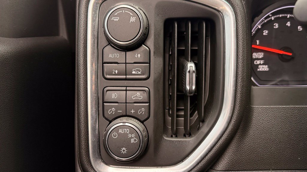 Used 2019 Chevrolet Silverado 1500 RST AWD/4WD image 27