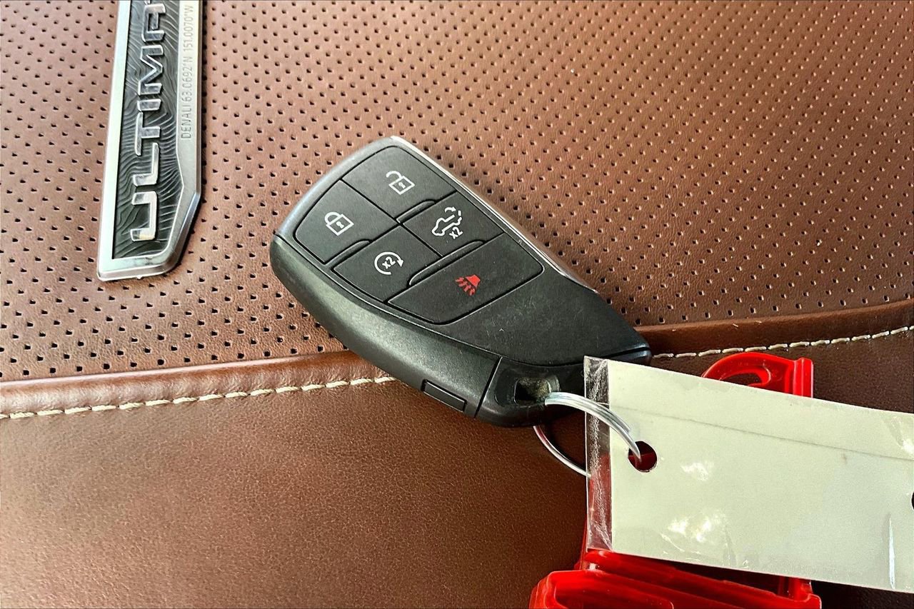 Used 2024 GMC Sierra 2500 Denali Ultimate image 32