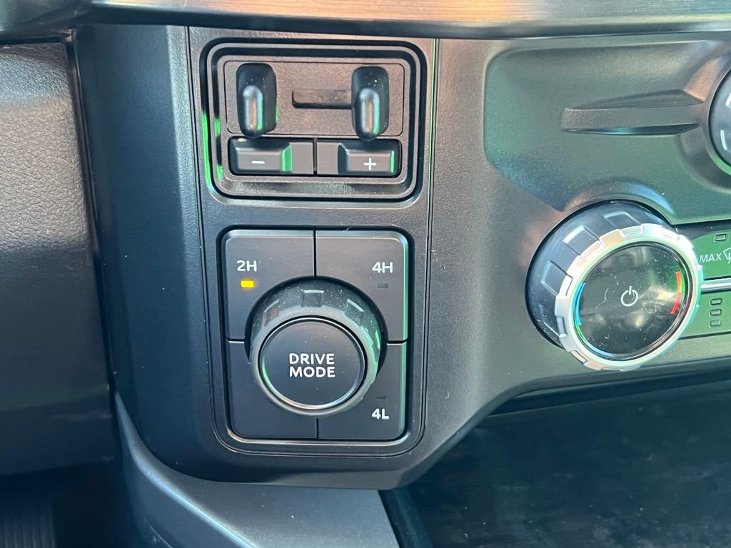 Used 2024 Ford F350 Lariat AWD/4WD image 31