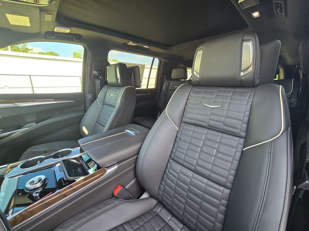New 2026 Cadillac Escalade ESV Platinum Sport w/ LPO, ONYX Package image 12