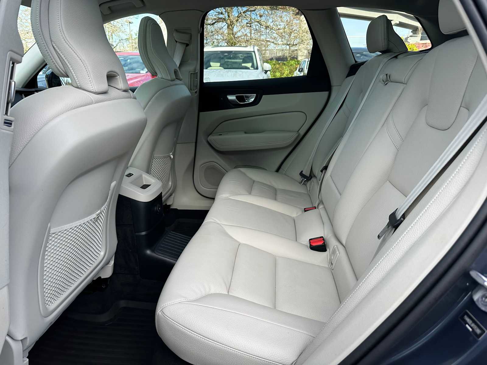 Certified 2024 Volvo XC60 T8 Plus w/ Protection Package Premier image 15