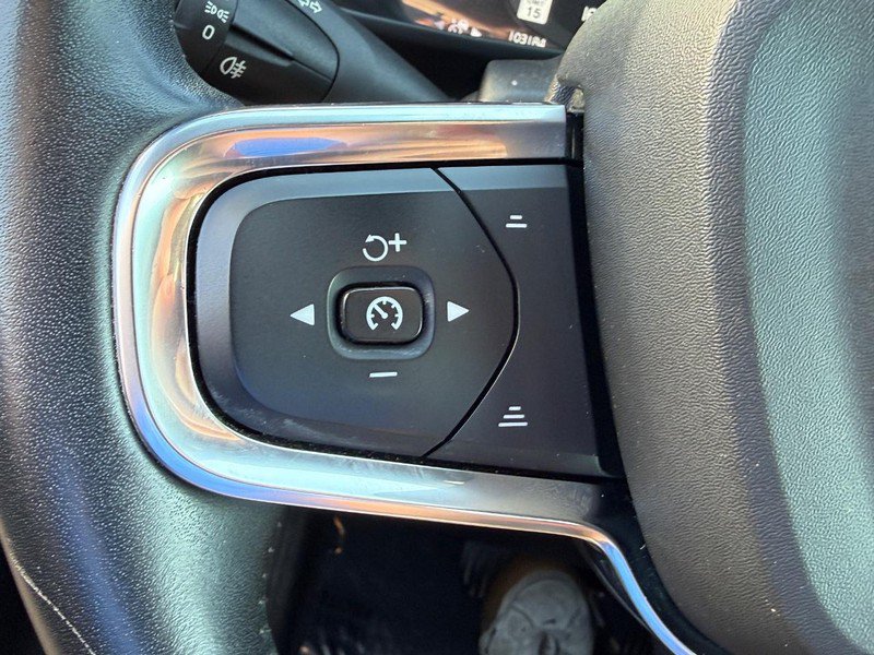 Used 2019 Volvo XC40 T5 Momentum AWD/4WD image 19