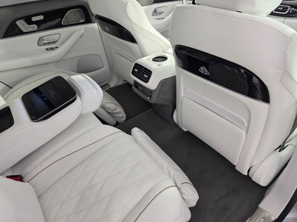 Certified 2024 Mercedes-Benz Maybach GLS 600 4MATIC image 33