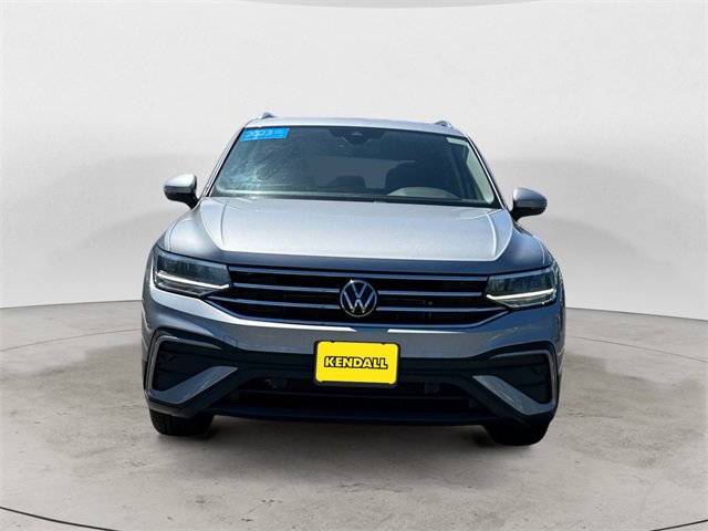 Used 2023 Volkswagen Tiguan SE w/ Panoramic Sunroof Package image 8