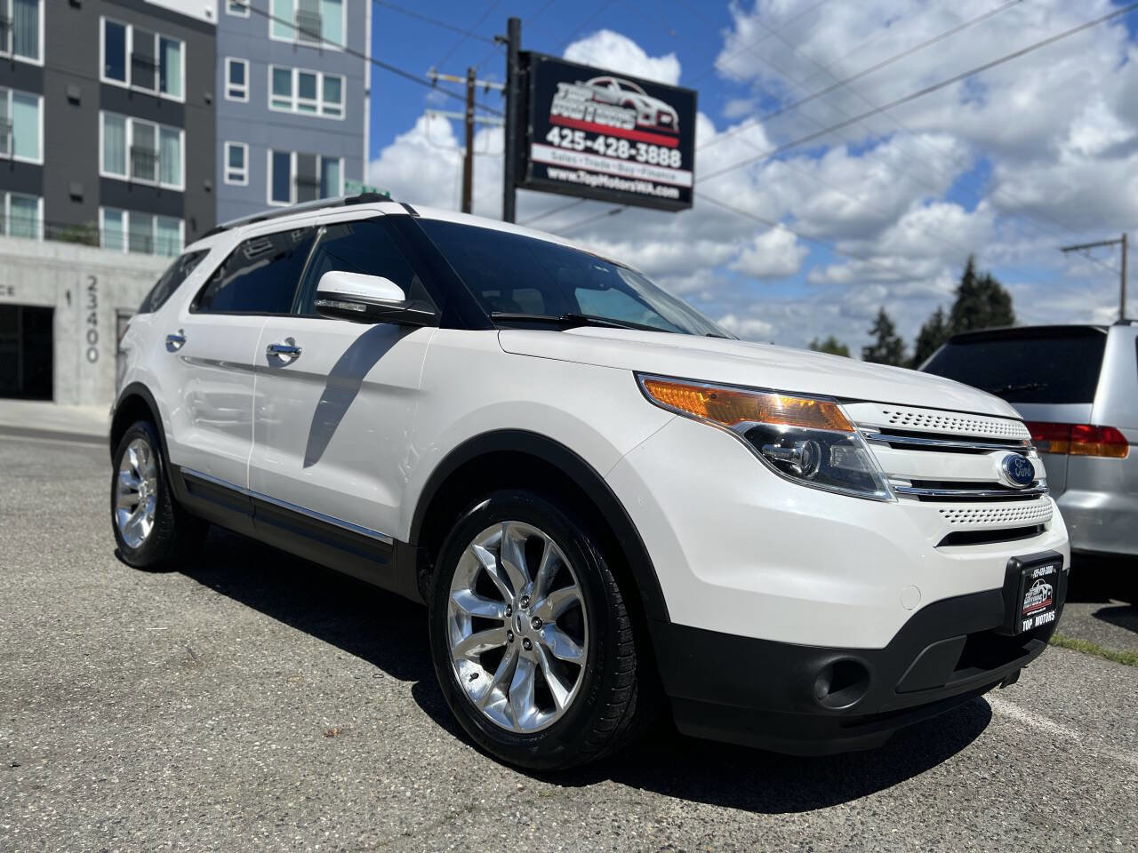 Used 2015 Ford Explorer Limited w/ Equipment Group 301A image 3