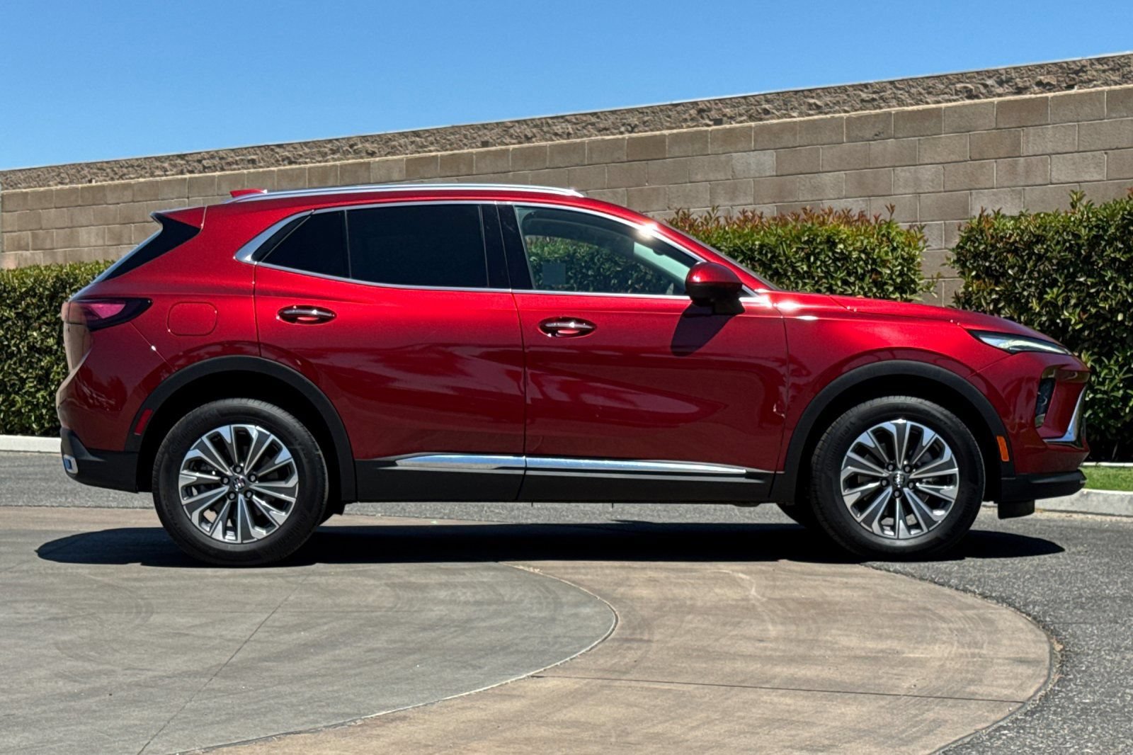 Certified 2024 Buick Envision Preferred AWD/4WD image 3