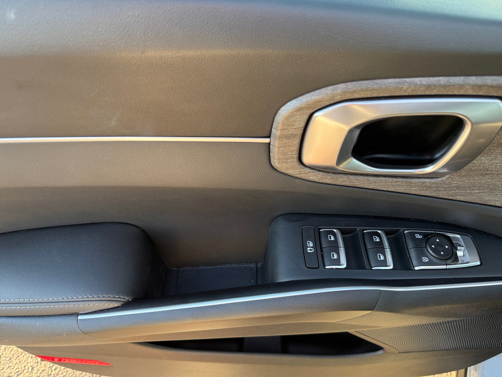 Used 2023 Kia Sorento S w/ Panoramic Sunroof Package image 14