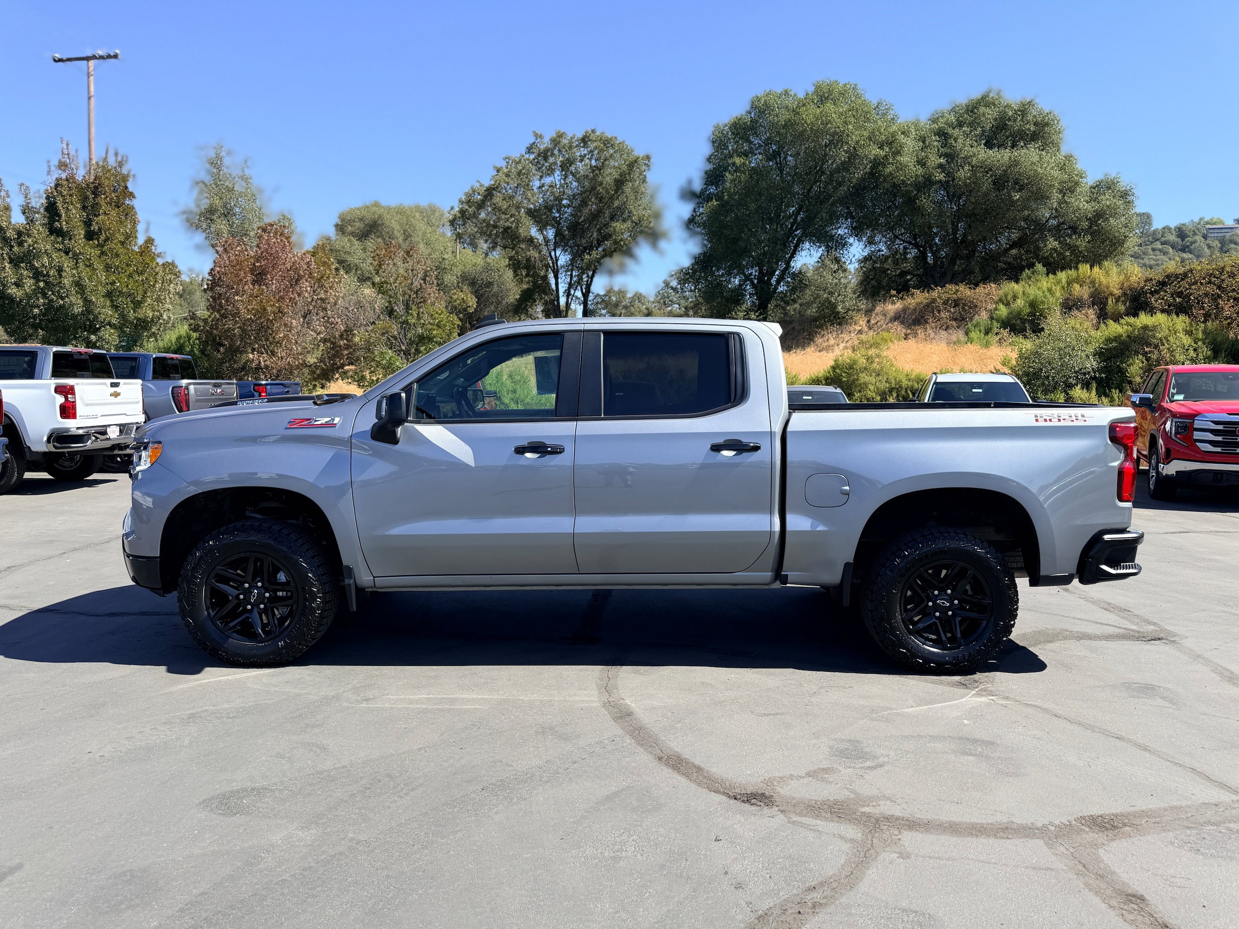 Used 2023 Chevrolet Silverado 1500 LT Trail Boss w/ LT Trail Boss Premium Package AWD/4WD image 1