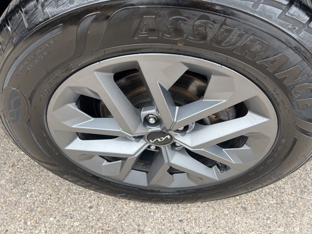 Certified 2024 Kia Telluride LX image 42