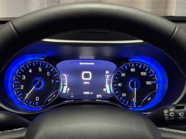 Used 2024 Chrysler Pacifica Touring-L FWD image 22