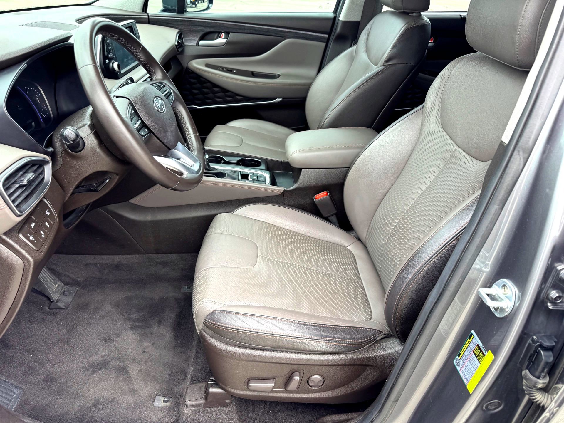 Used 2019 Hyundai Santa Fe Limited FWD image 12