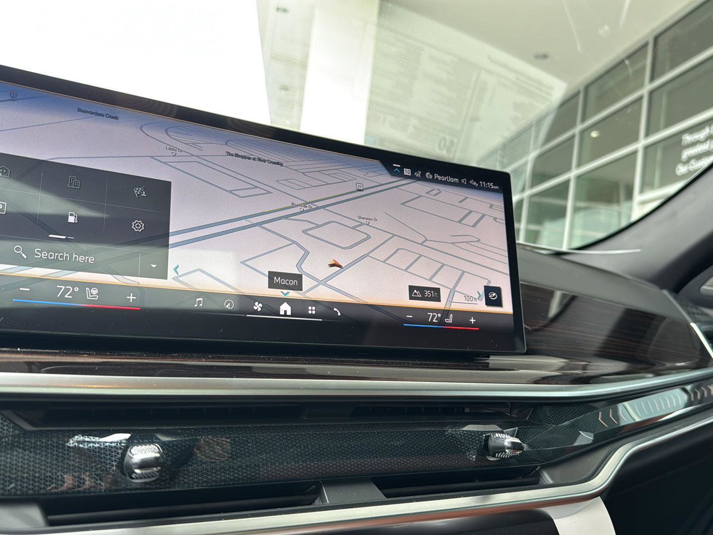 New 2026 BMW X6 xDrive40i w/ Executive Package image 24