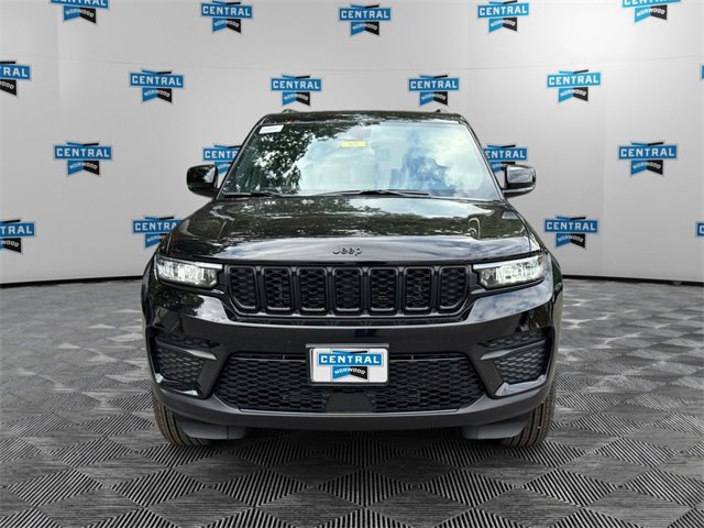 New 2025 Jeep Grand Cherokee Laredo image 8