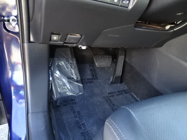 Certified 2023 Toyota Venza Limited AWD/4WD image 16