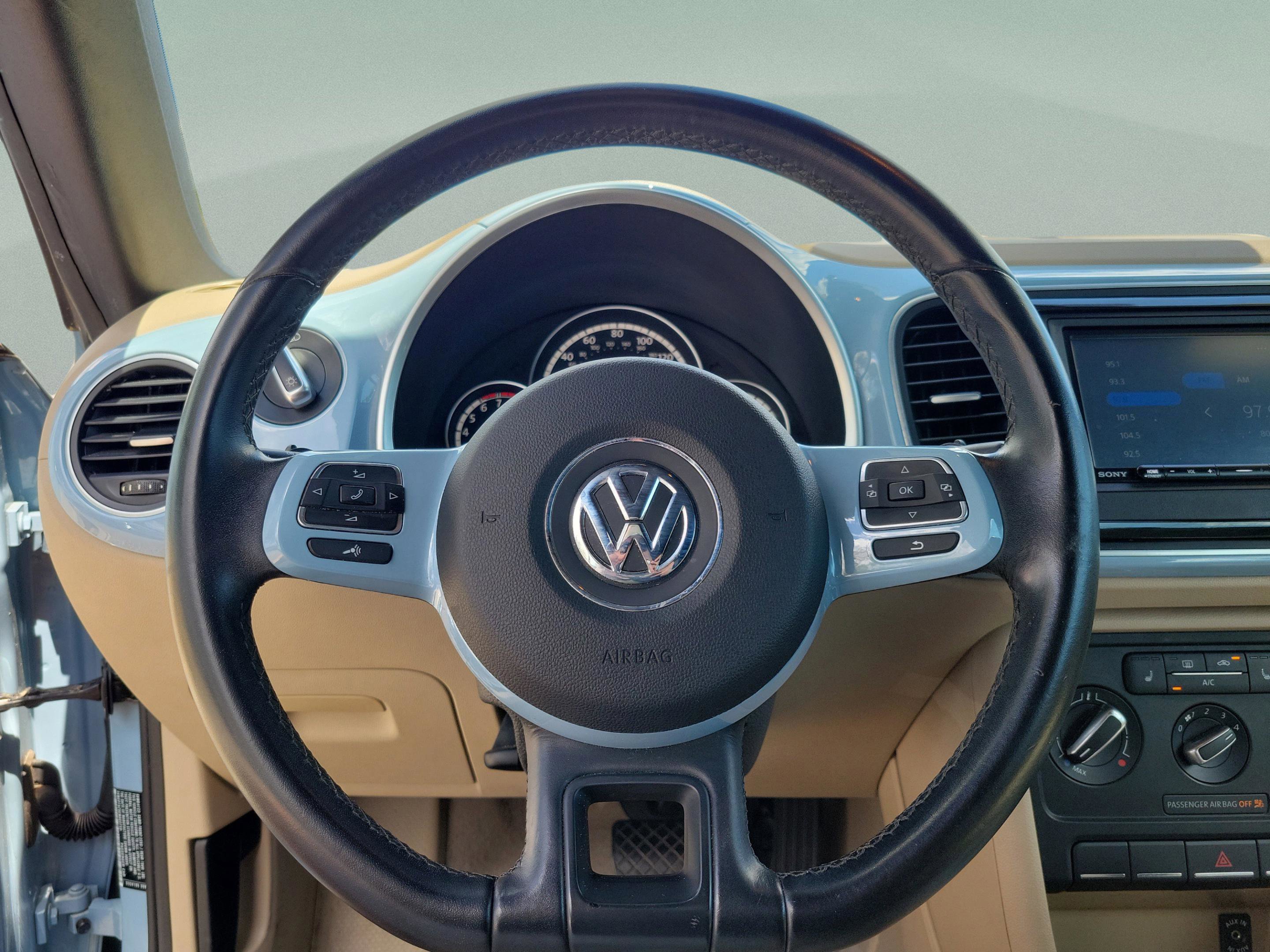 Used 2014 Volkswagen Beetle 2.5 FWD image 11