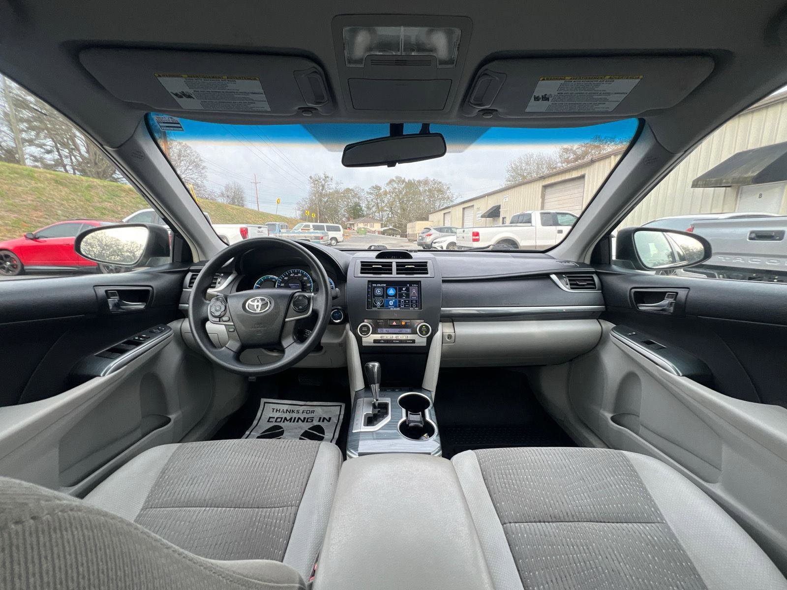 Used 2013 Toyota Camry LE image 2