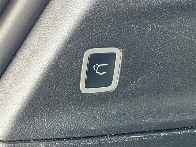 Used 2025 Chrysler Pacifica Limited image 18