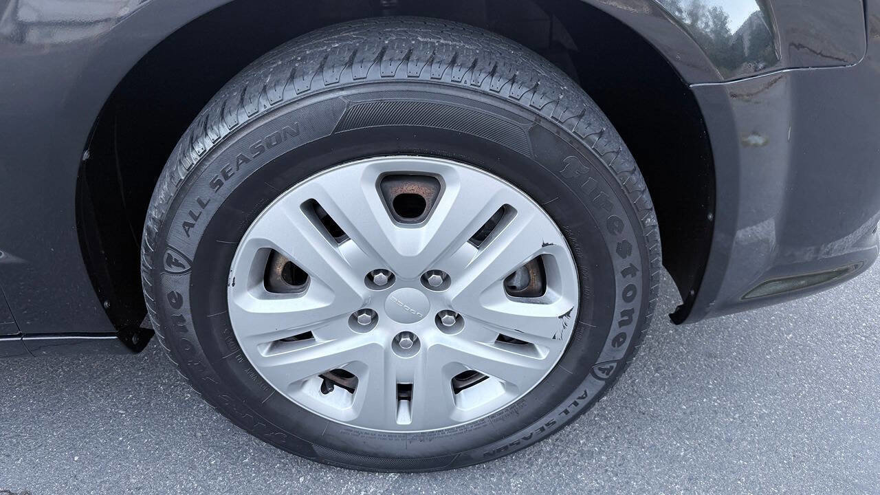 Used 2019 Dodge Grand Caravan SE FWD image 49