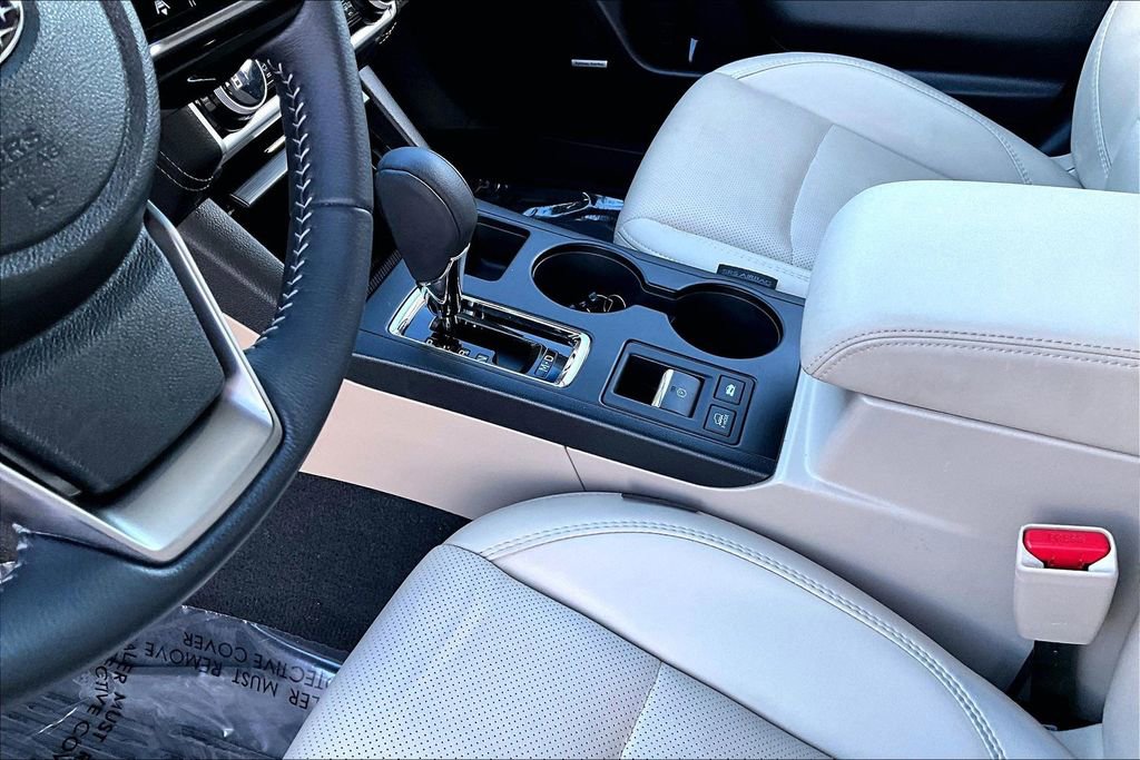 Used 2019 Subaru Outback 2.5i Limited image 18